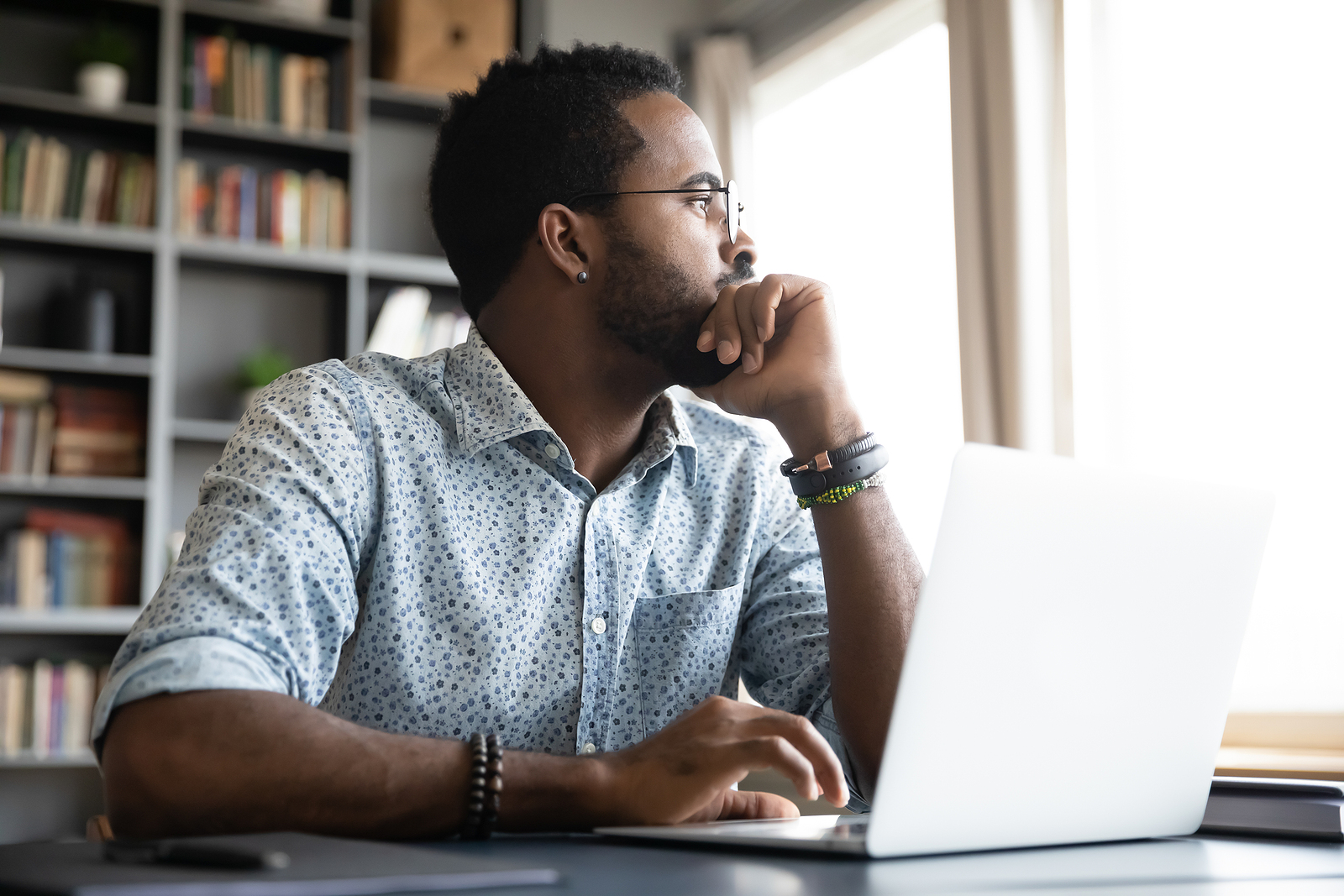 Job Candidate Strategizes On How to Find Work After the COVID-19 Pandemic Subsides